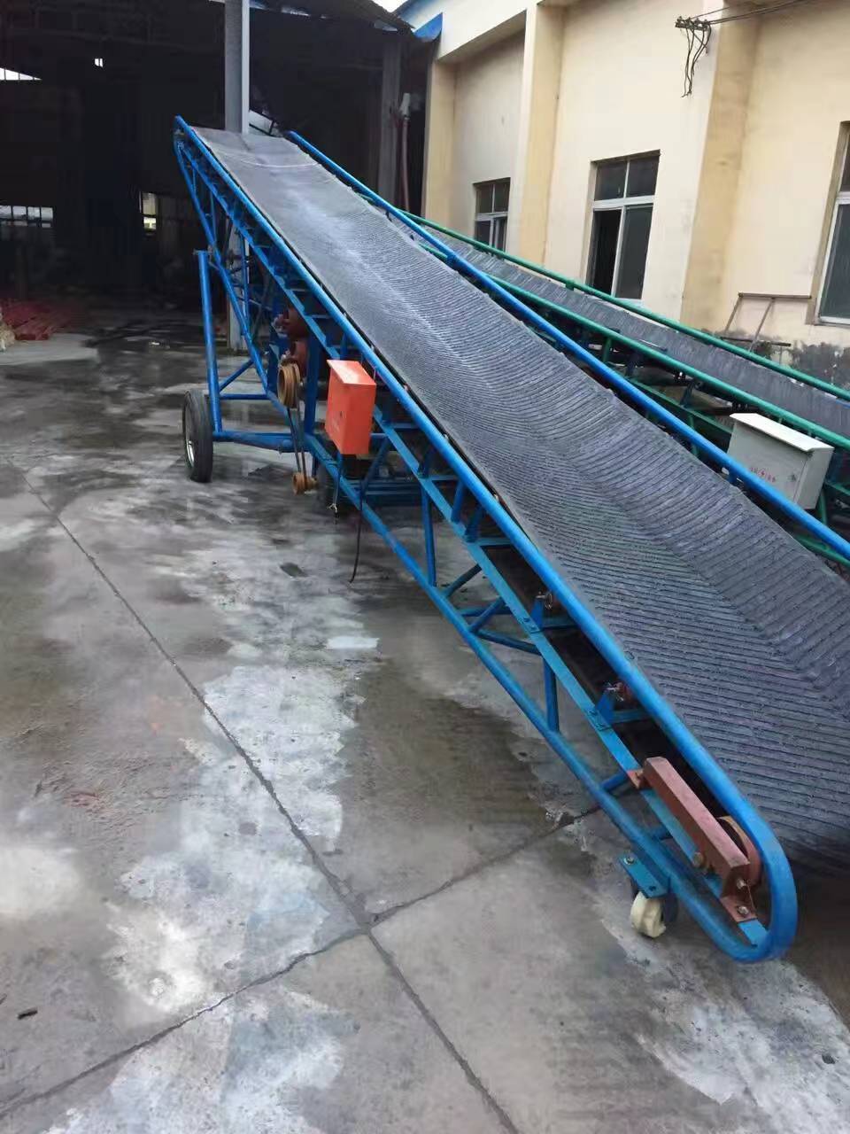 皮帶輸送機